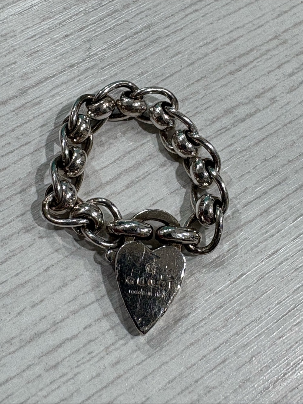 Gucci Silver Heart Padlock Link ring